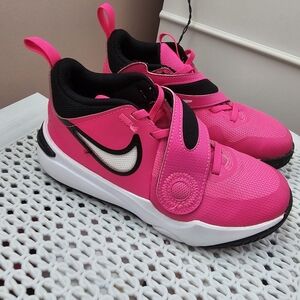 Nike Littlw Girls Basketball Sneakers Size 1.5 Youth